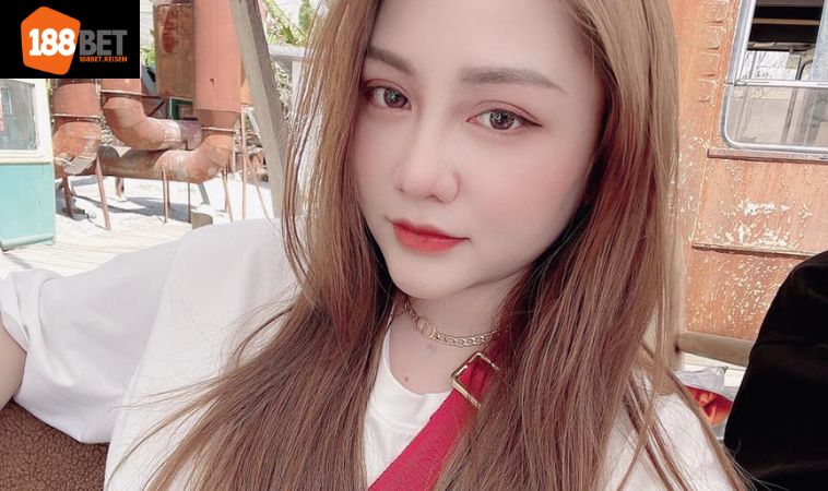 Cô Nàng Kiều Anh - Thông Tin Nữ Streamer Trong Làng Liên Minh 1 Thông tin về hot girl Kiều Anh